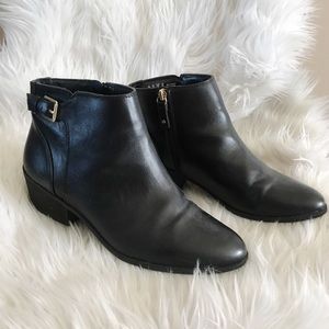 Dr. Scholl’s “Beckoned” bootie black sz 8